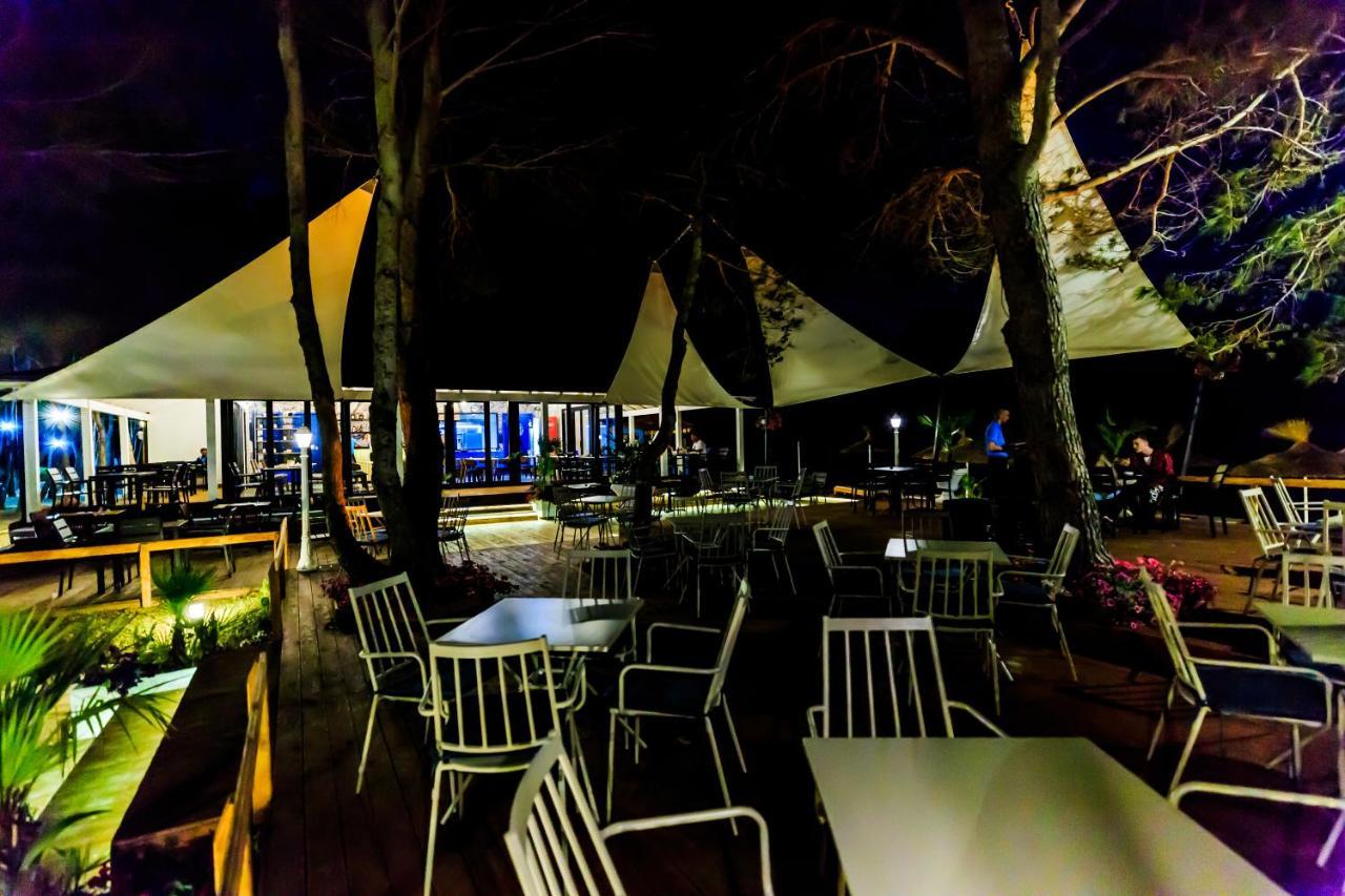 Ecuador Resort Zverneci Exteriör bild